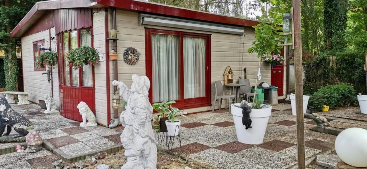 Retro Relax Resort Midden In Het Bos Op De Veluwe In Putten Eksteriør bilde