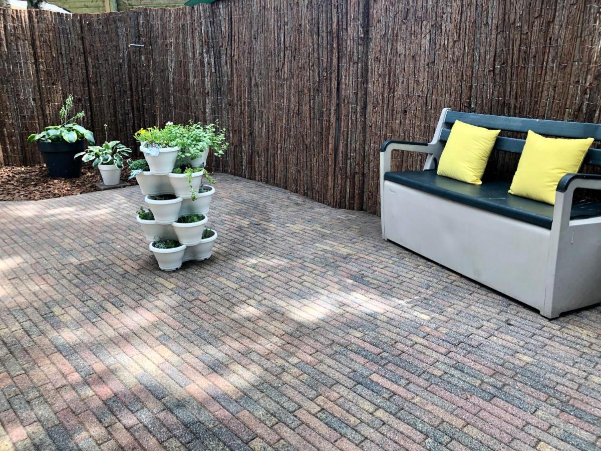 Retro Relax Resort Midden In Het Bos Op De Veluwe In Putten Eksteriør bilde
