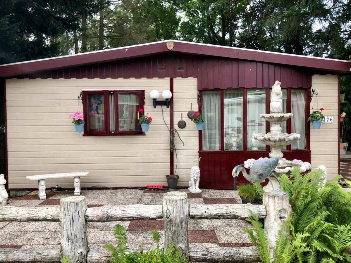Retro Relax Resort Midden In Het Bos Op De Veluwe In Putten Eksteriør bilde