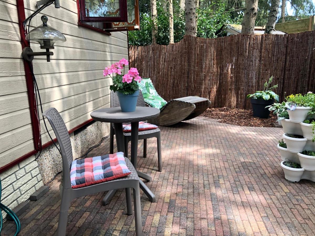 Retro Relax Resort Midden In Het Bos Op De Veluwe In Putten Eksteriør bilde