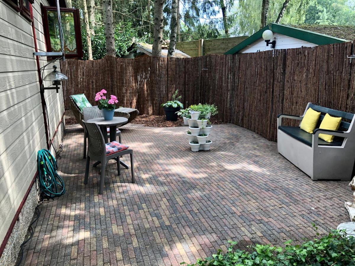 Retro Relax Resort Midden In Het Bos Op De Veluwe In Putten Eksteriør bilde